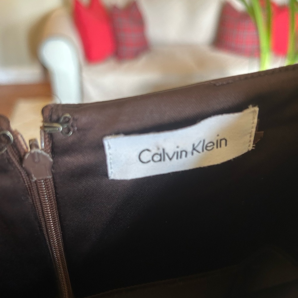Elegant Calvin Klein Chocolate Brown Sleeveless Sheath Cocktail Dress - Picture 2 of 2